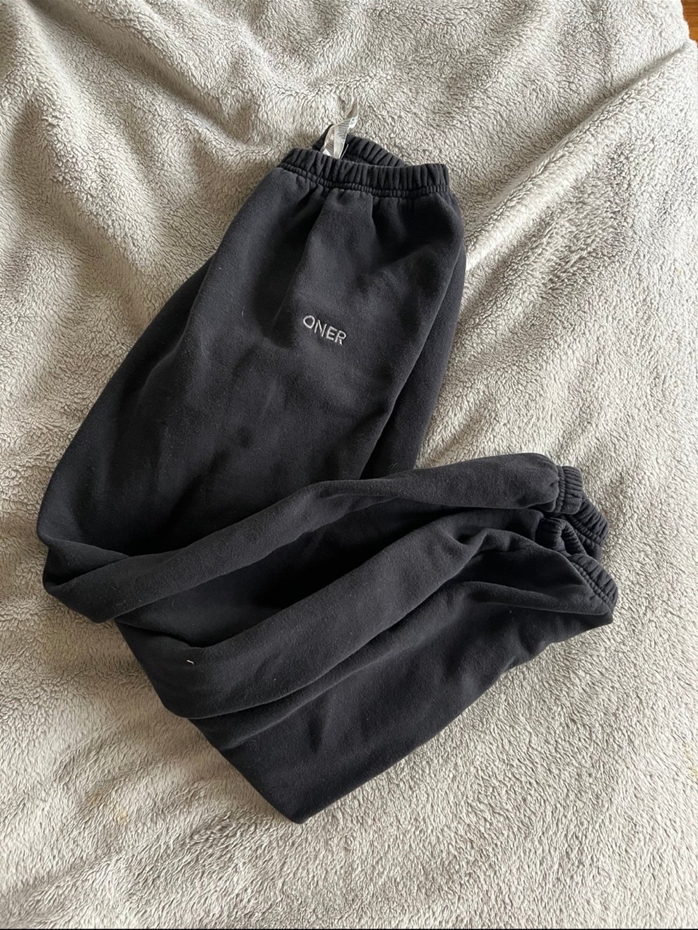 Oner Active Women’s FOUNDATIONS OVERSIZED JOGGERS Black XS - Picture 2 of 5